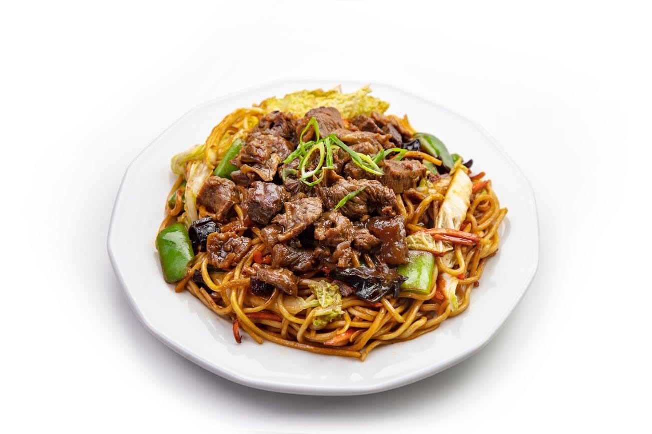 Noodles with meat and vegetables