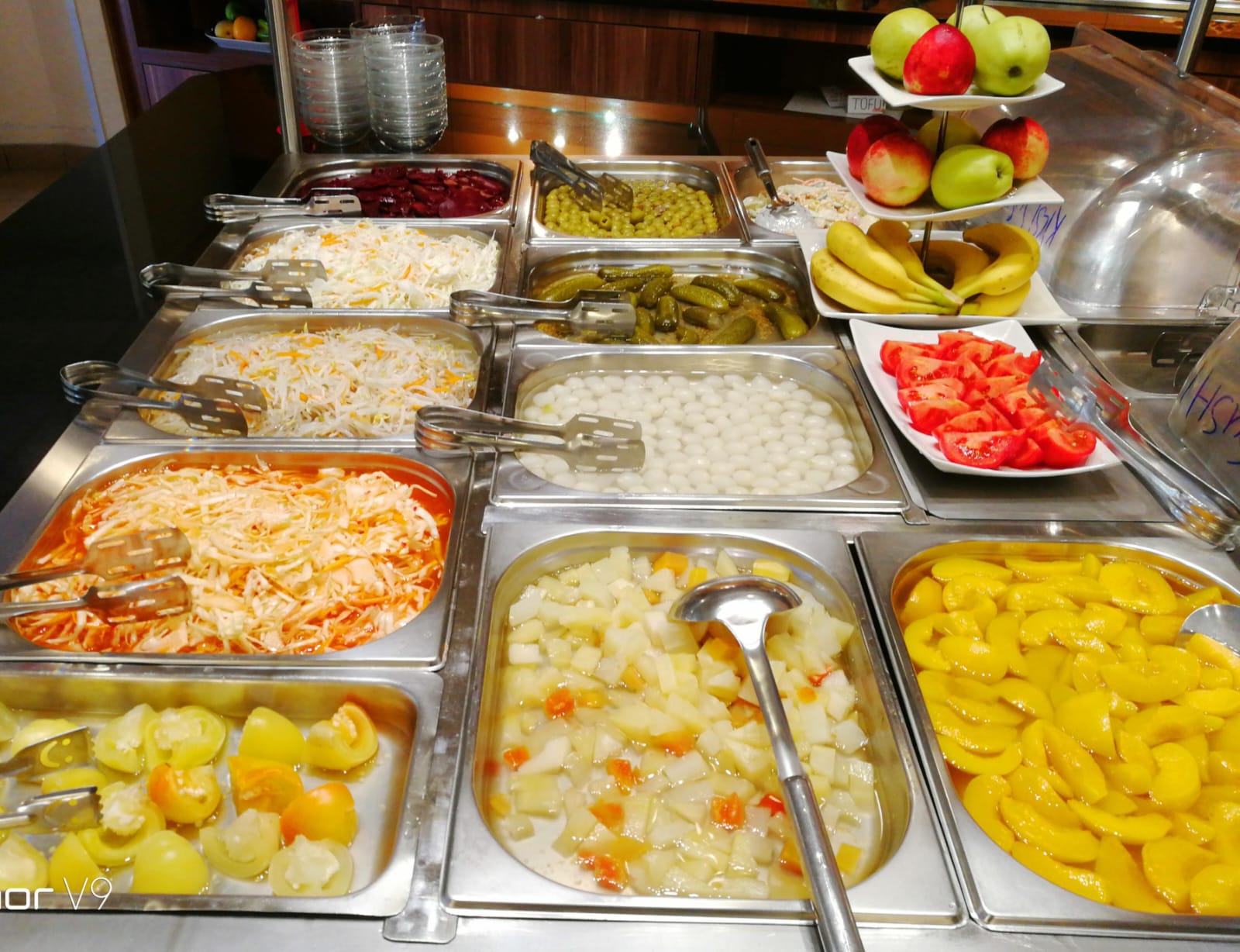 The buffet at Kelly's Wok